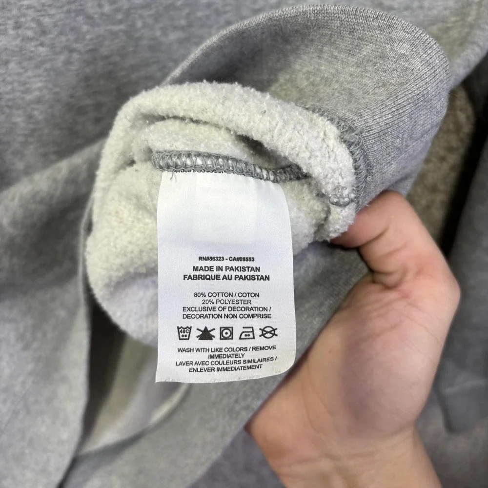 Nike Sweatshirt Mens Medium Gray‎ Fleece Crewneck Pullover Swoosh Logo Casual
